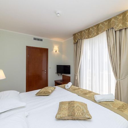Hotel Bella Vista Дрвеник Экстерьер фото