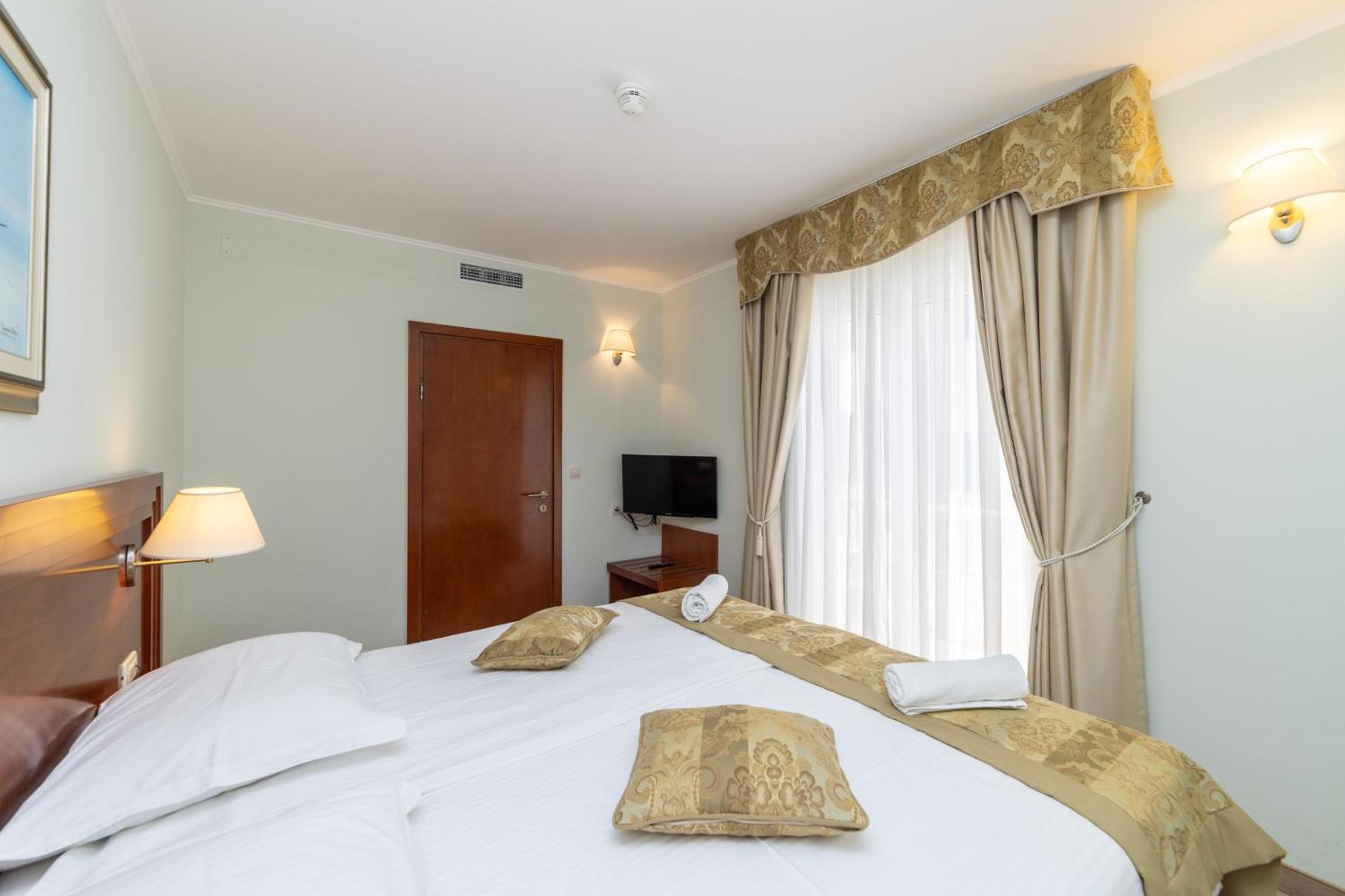 Hotel Bella Vista Дрвеник Экстерьер фото